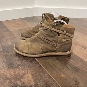 Born Tarklin Suede Wrap Ankle Boots Brown Size 8
